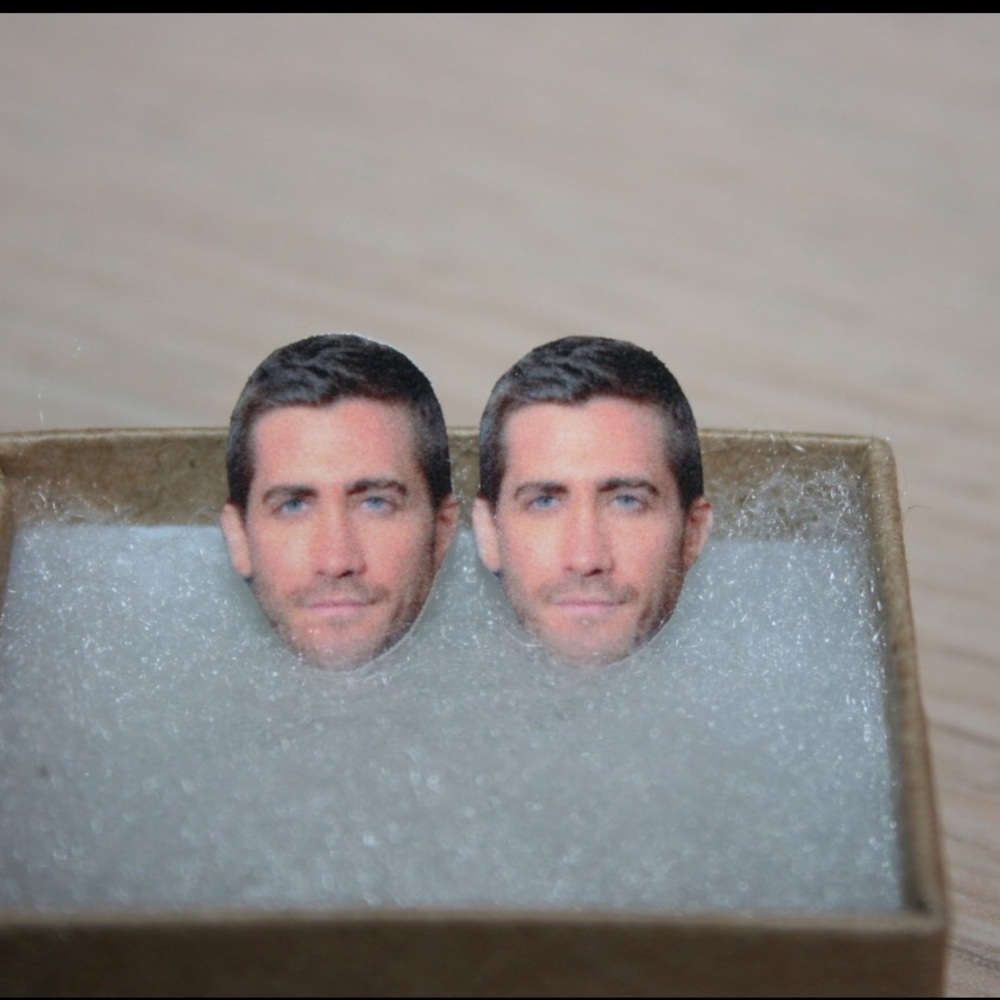 Jake Gyllenhaal earrings